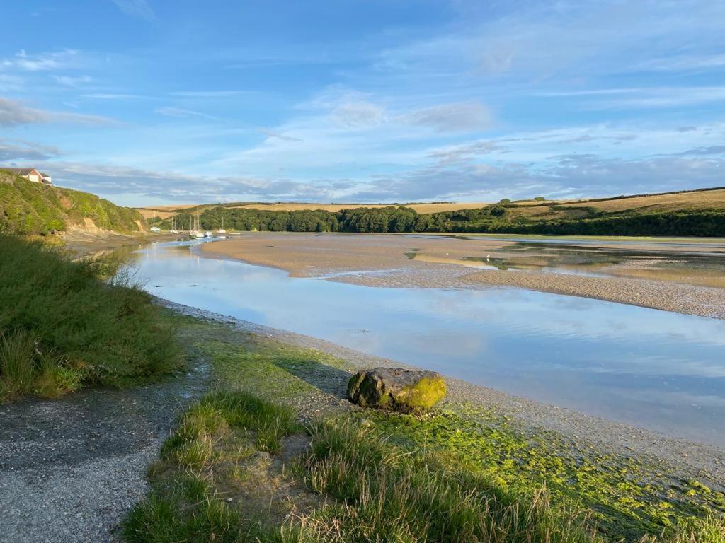 New Quay 2 Chatsworth Riverscape Apartments - Peaceful Apartment In Great Location With Free Parking Overlooking The Gannel Just A Short Walk From Newquays Incredible Beaches And Local Amenities מראה חיצוני תמונה